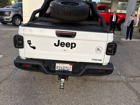 Used 2020 Jeep Gladiator Sport w/ Quick Order Package 24S AWD/4WD image 6