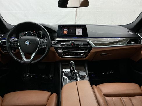 Used 2018 BMW 530e RWD image 26