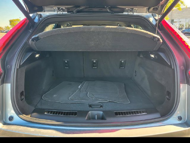 Certified 2025 Cadillac XT4 Premium Luxury FWD image 19