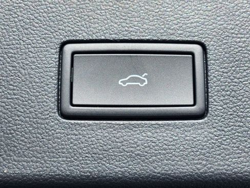 New 2026 Volkswagen Atlas SEL Premium R-Line image 24