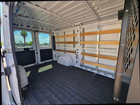 Used 2025 RAM ProMaster 2500 w/ U-Haul Equipment Group FWD image 11
