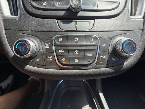 Used 2023 Chevrolet Malibu LT w/ LPO, Floor Liner Package FWD image 23