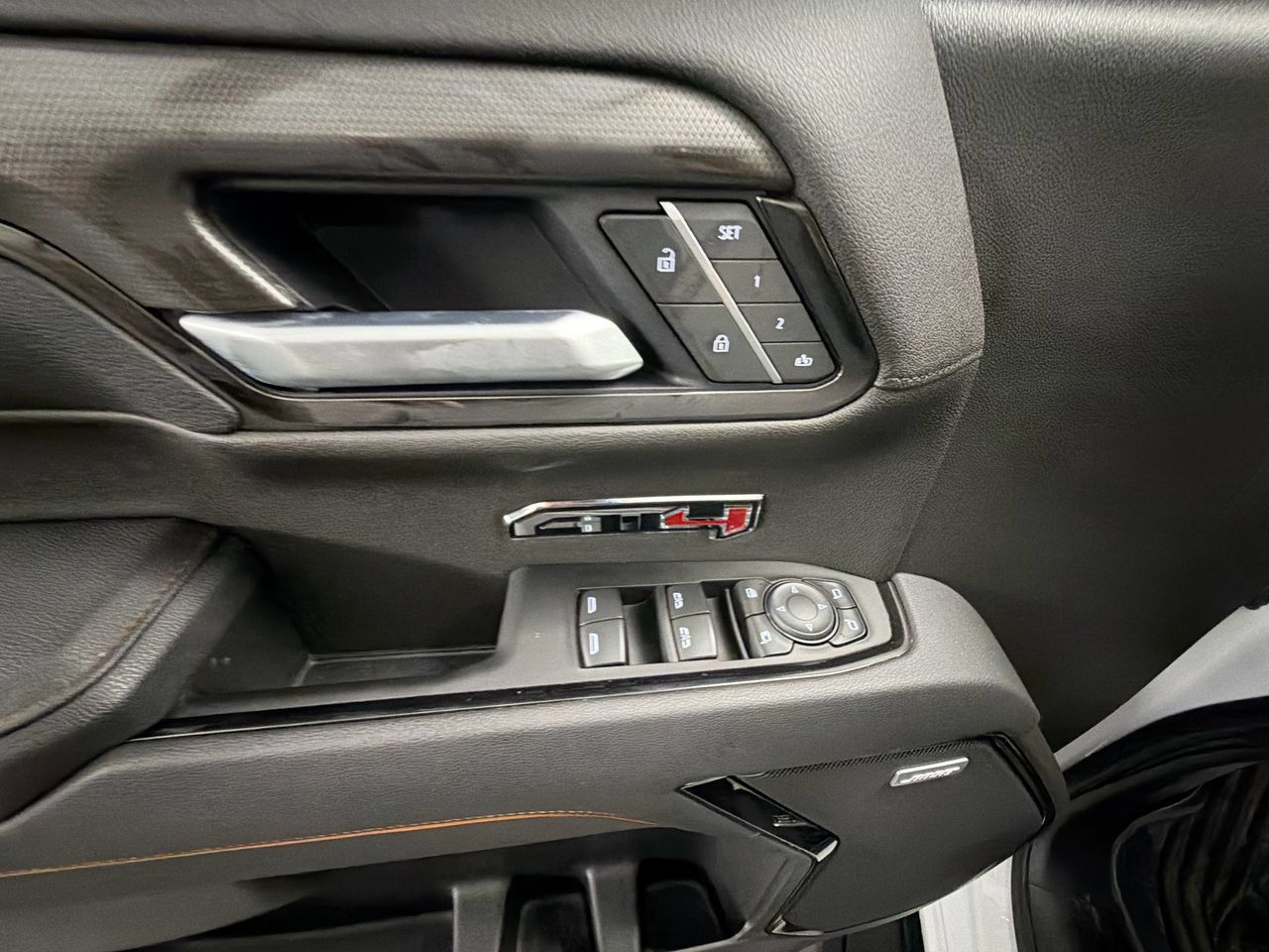 Certified 2025 GMC Sierra 1500 AT4 w/ AT4 Premium Package AWD/4WD image 24