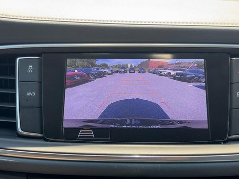 Used 2020 Buick Enclave Essence AWD/4WD image 21