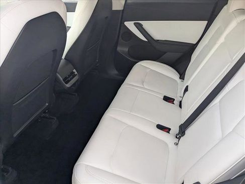 Used 2022 Tesla Model Y Performance image 17