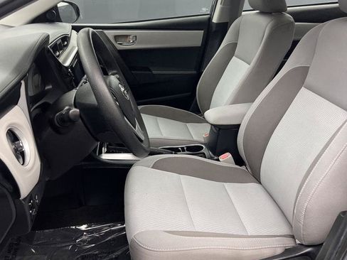 Used 2018 Toyota Corolla LE FWD image 4