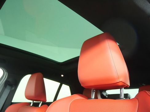 Certified 2025 BMW X2 xDrive28i image 11