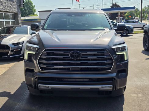 Used 2024 Toyota Sequoia Limited w/ Tow Technology Package AWD/4WD image 2