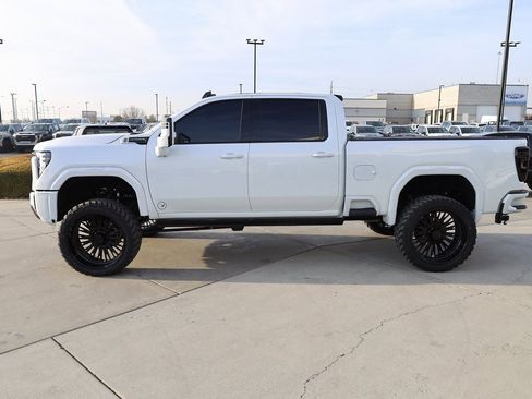 Used 2026 GMC Sierra 3500 Denali Ultimate image 3