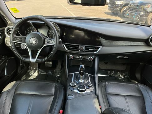 Used 2019 Alfa Romeo Giulia RWD image 10