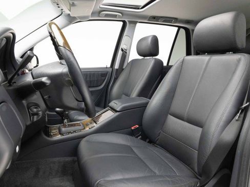 Used 2002 Mercedes-Benz ML 55 AMG 4MATIC image 8