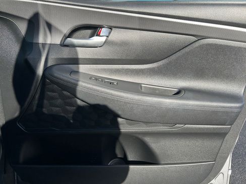 Used 2019 Hyundai Santa Fe SEL image 25