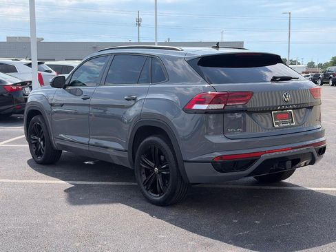 Used 2023 Volkswagen Atlas Cross Sport SEL R-Line AWD/4WD image 8