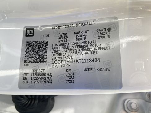 Used 2026 Chevrolet Colorado ZR2 w/ Technology Package AWD/4WD image 40