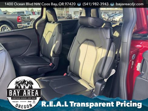 New 2026 Chrysler Pacifica Select w/ S Appearance Package FWD image 15