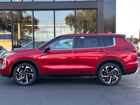 New 2025 Mitsubishi Outlander SE image 8