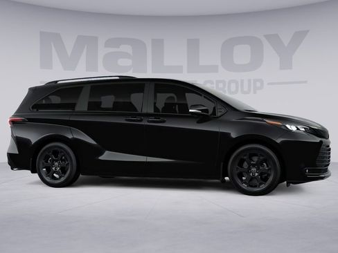 New 2026 Toyota Sienna XLE Woodland Edition AWD/4WD image 13