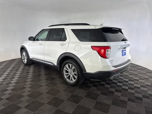 Used 2020 Ford Explorer XLT w/ Equipment Group 202A AWD/4WD image 10