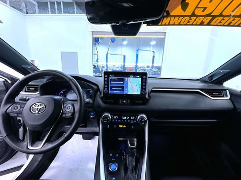 Used 2022 Toyota RAV4 XSE AWD/4WD image 23