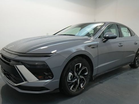 Used 2025 Hyundai Sonata SEL image 4