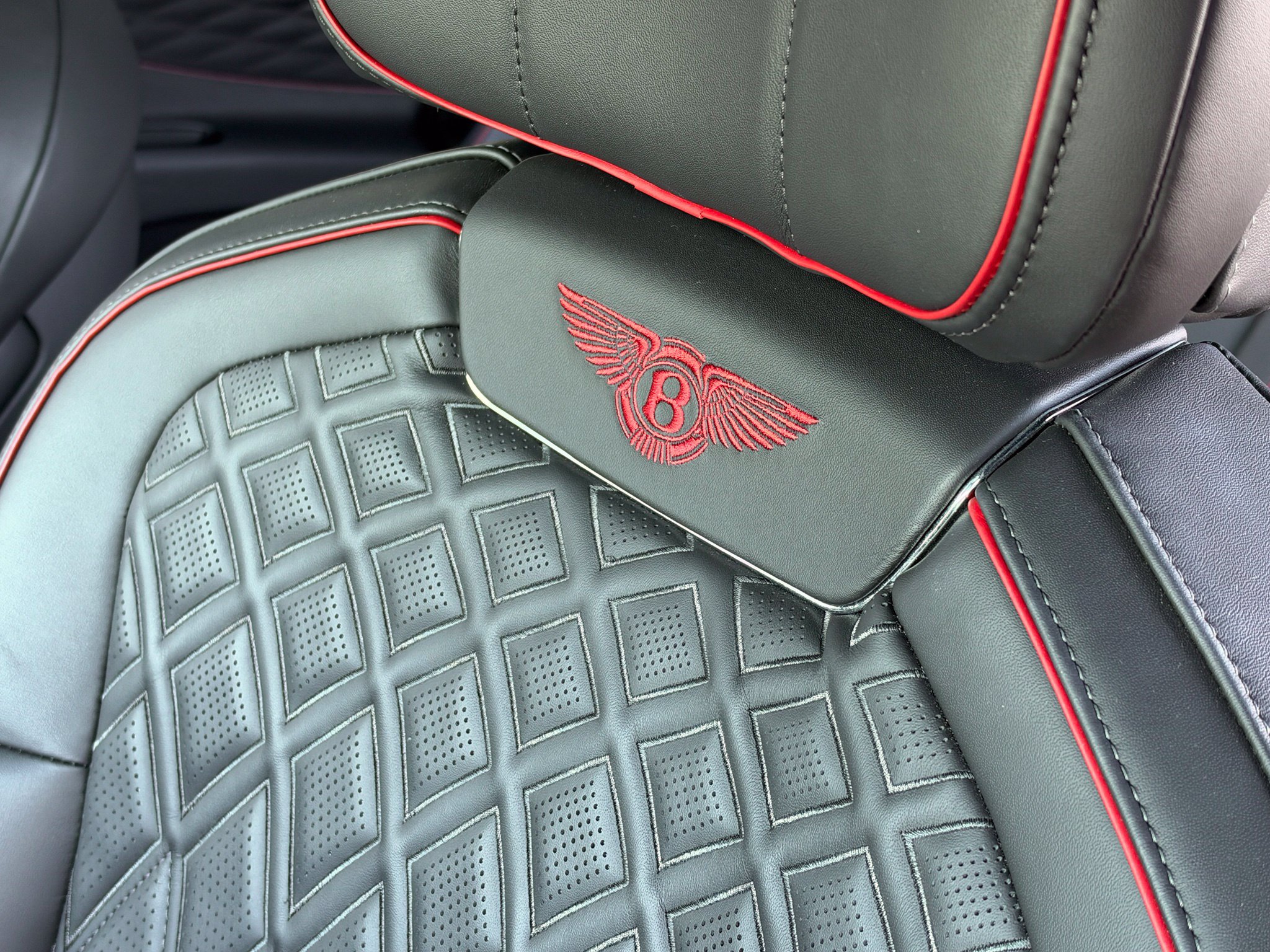 Used 2021 Bentley Flying Spur V8 AWD/4WD image 36