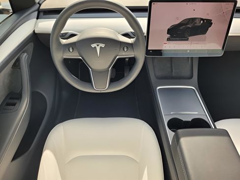 Used 2024 Tesla Model Y Long Range image 15
