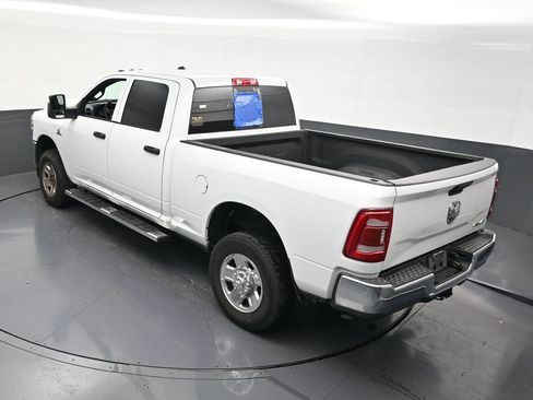 Used 2024 RAM 2500 Tradesman w/ Chrome Appearance Group AWD/4WD image 18