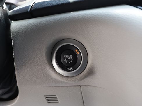 Used 2023 Chrysler Voyager LX FWD image 23
