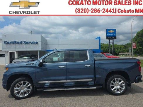 Used 2024 Chevrolet Silverado 1500 High Country w/ High Country Premium Package AWD/4WD image 4