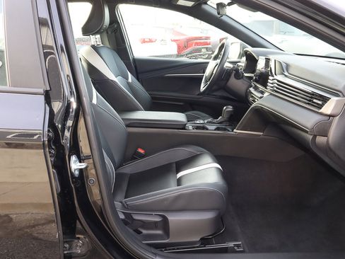 Used 2025 Toyota Camry SE image 24