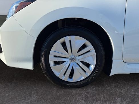 Used 2025 Nissan Leaf S image 9