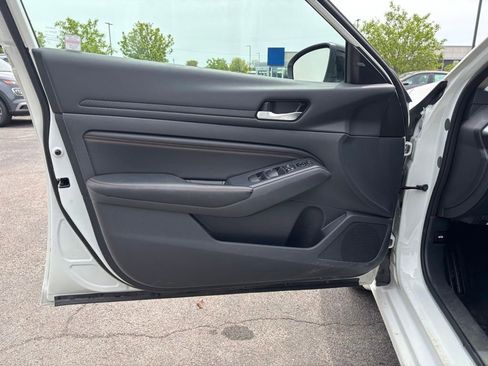 Used 2022 Nissan Altima 2.5 SR AWD/4WD image 23