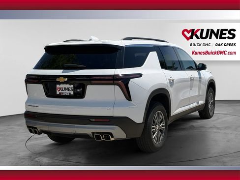 Used 2024 Chevrolet Traverse LT FWD image 10