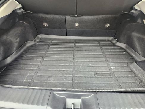 Used 2024 Toyota Prius XLE FWD image 33