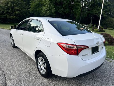 Used 2017 Toyota Corolla L w/ Carpet Mat Package (TMS) FWD image 8