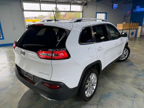 Used 2017 Jeep Cherokee Limited FWD image 5