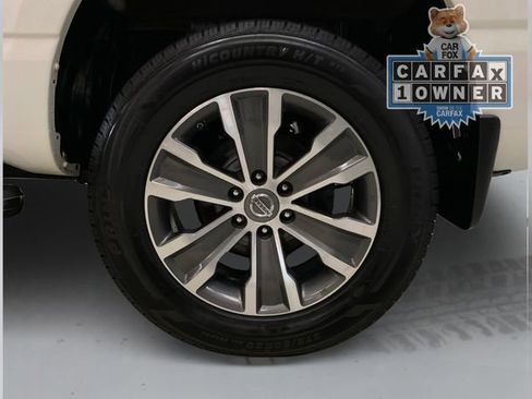 Used 2017 Nissan Titan SL image 17