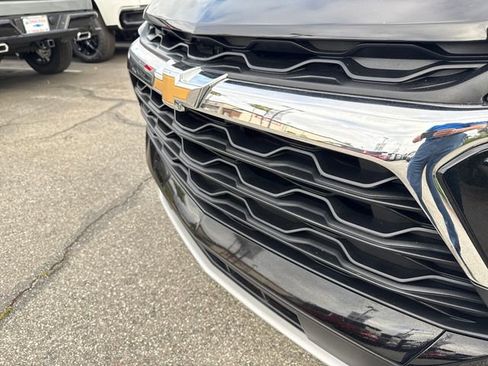 Used 2025 Chevrolet Blazer LT AWD/4WD image 31