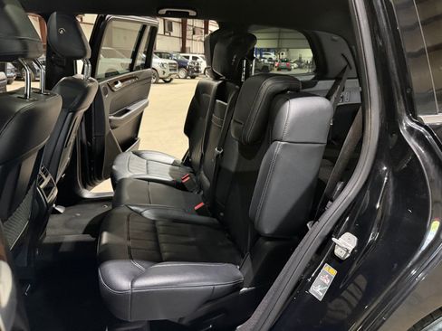 Used 2018 Mercedes-Benz GLS 450 4MATIC w/ Premium Package image 17