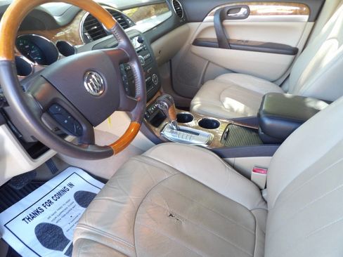 Used 2011 Buick Enclave CXL image 19