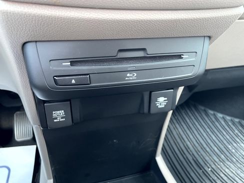 Used 2018 Honda Odyssey Elite image 21