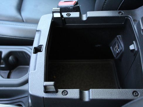 Used 2021 Jeep Wrangler Unlimited Sahara w/ Uconnect 4C Nav & Sound Group AWD/4WD image 42