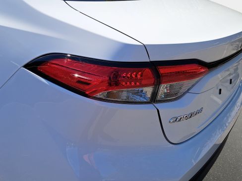 Used 2024 Toyota Corolla LE FWD image 32