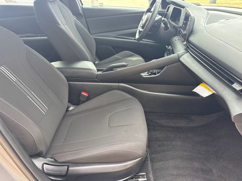 Certified 2025 Hyundai Elantra Sport image 13