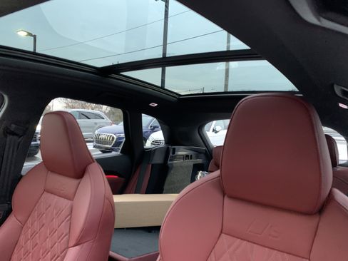 New 2025 Audi SQ5 Prestige image 13