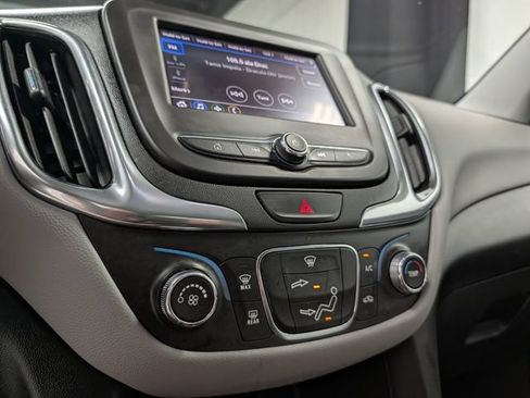 Used 2021 Chevrolet Equinox LS FWD image 22