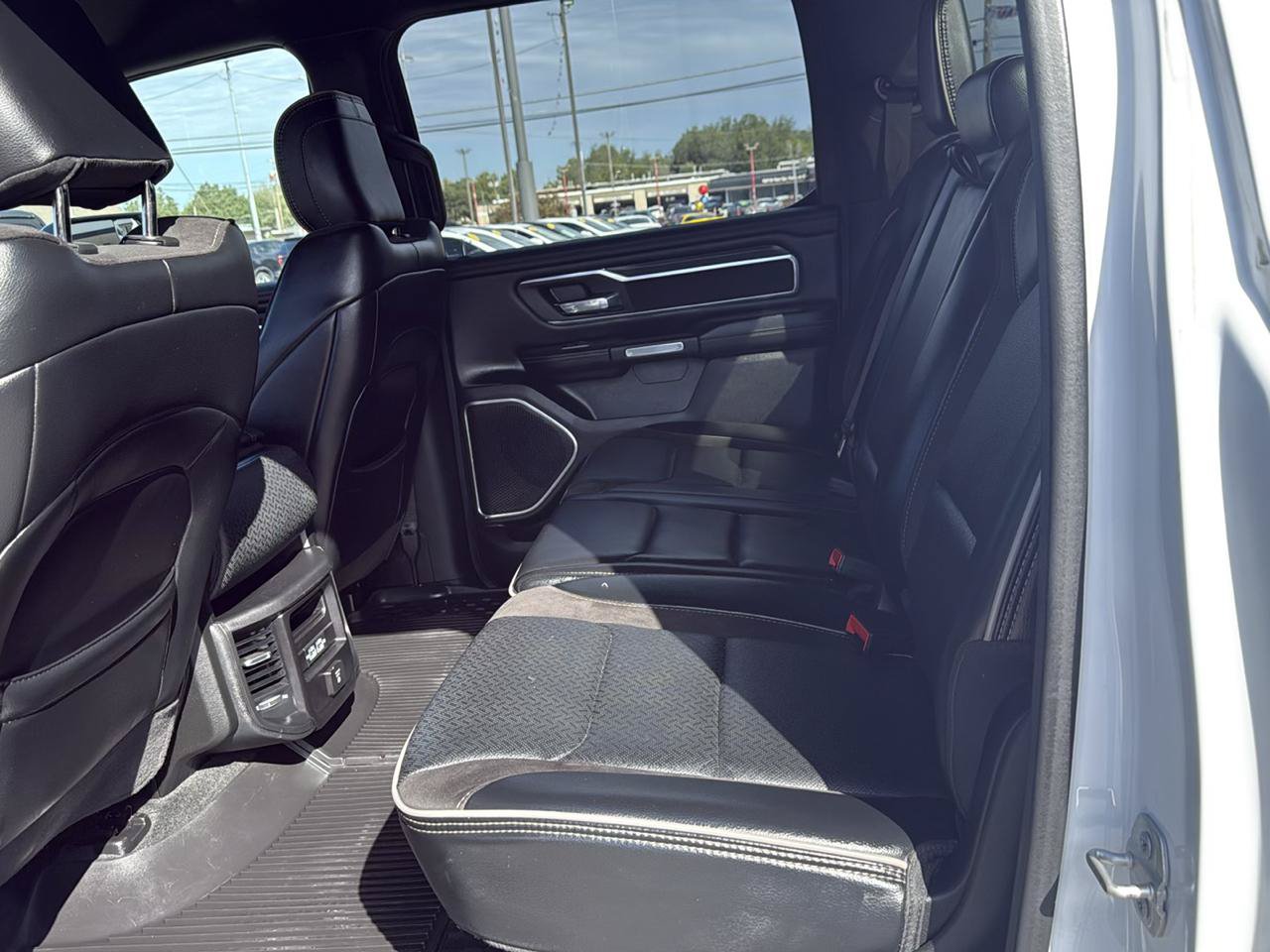 Used 2023 RAM 1500 Laramie w/ Off Road Group AWD/4WD image 16