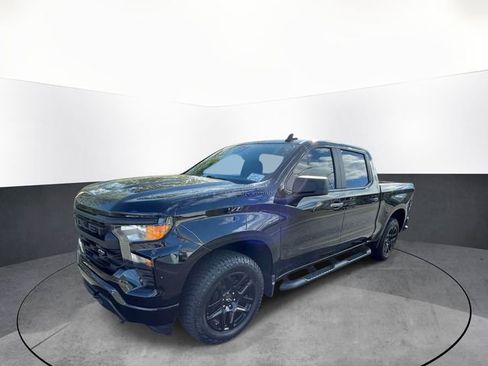 Used 2024 Chevrolet Silverado 1500 Custom w/ Turbomax Blackout Package image 3