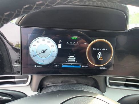 Used 2024 Hyundai Elantra Limited FWD image 25
