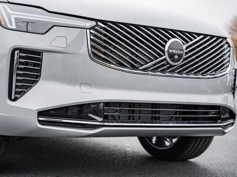 New 2026 Volvo XC90 B6 Plus w/ Protection Package Premier image 13